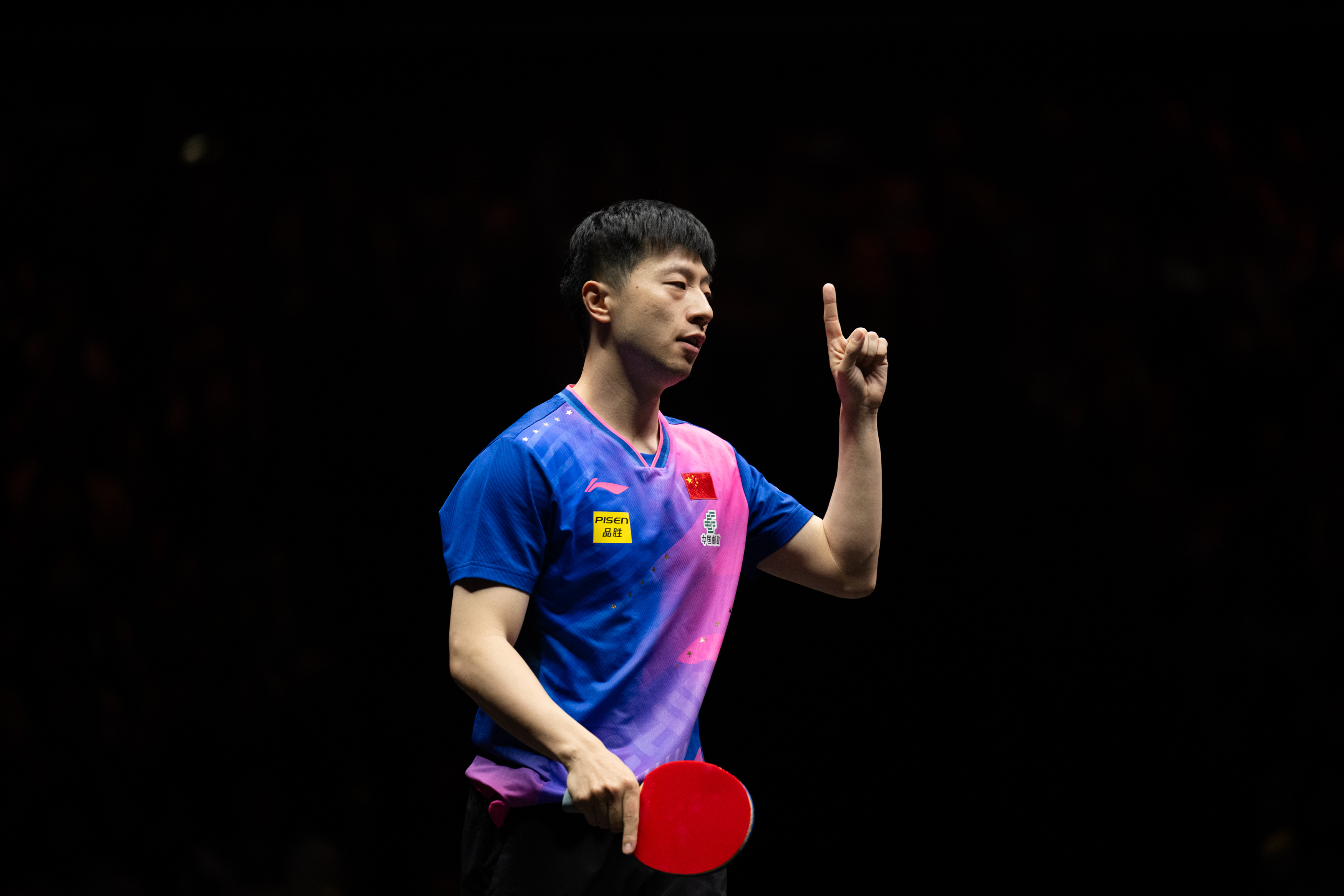 包含乒乓球球员突破自我，表现堪称完美的词条