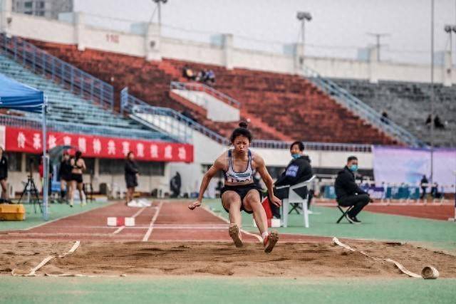 田径决赛震撼开打，巅峰对决引爆全场