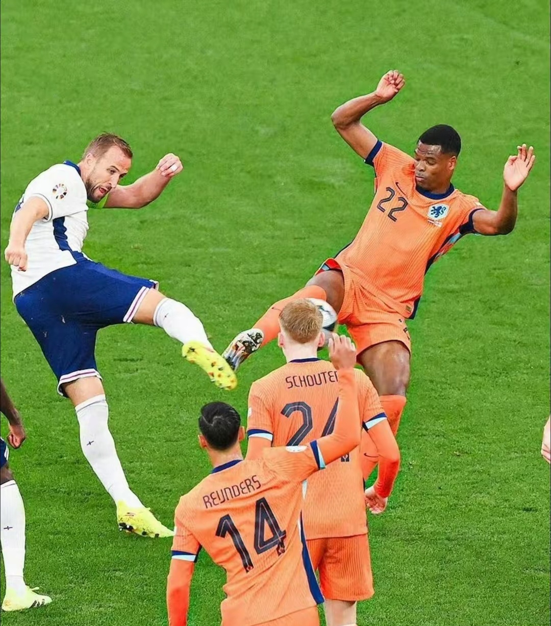 英格兰队力克奥地利队,波尔点燃赛场 英格兰队力克奥地利队,波尔点燃赛场