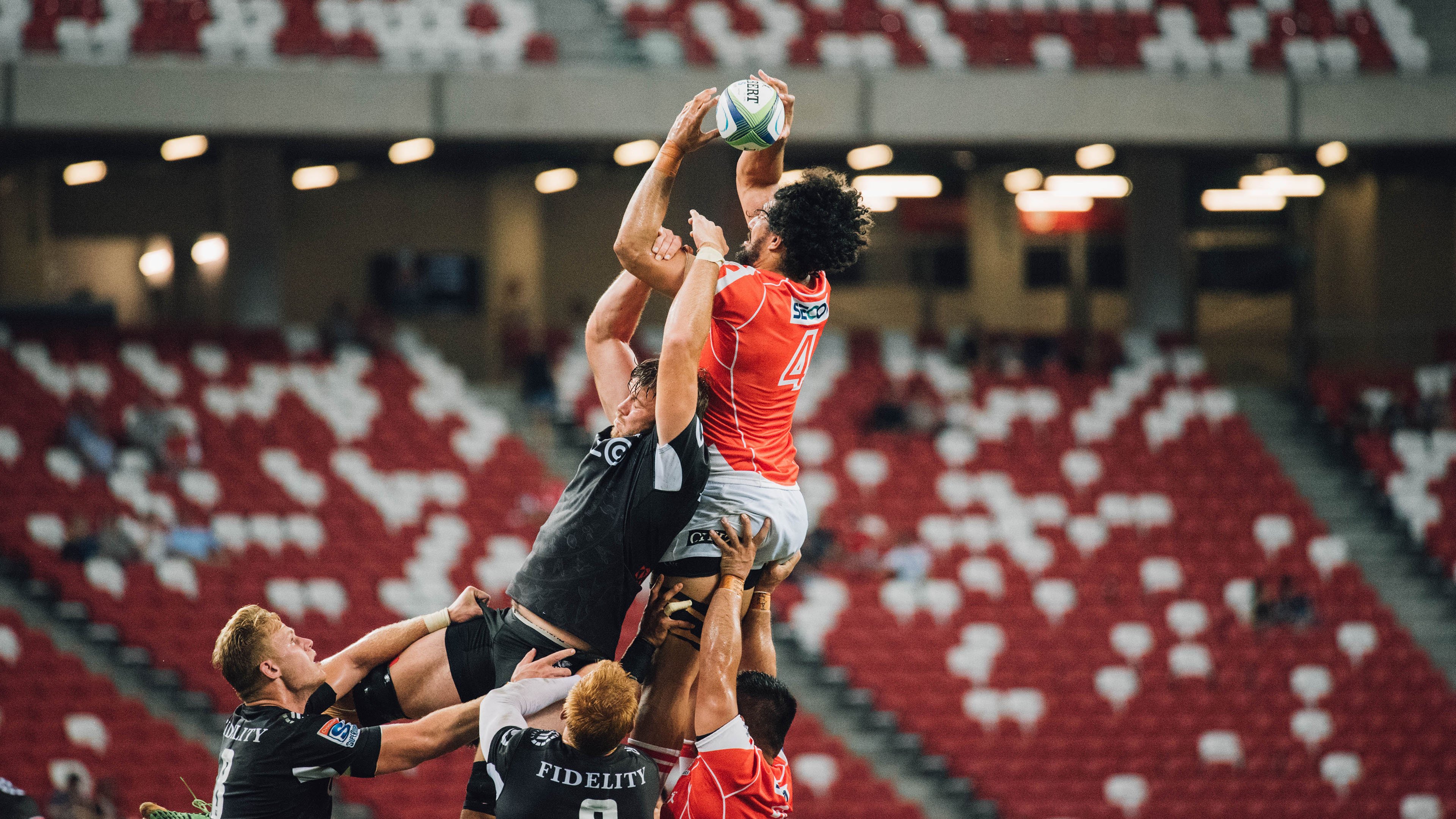 当利拉德成为齿轮，对阵国王之夜，他重铸了76人的表盘