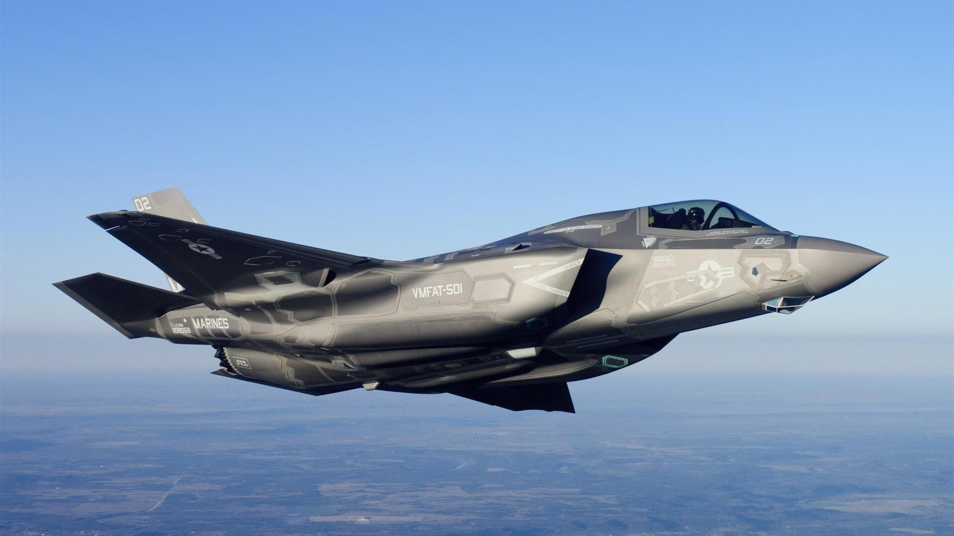 双线辉煌，爵士横扫黄蜂晋级季后赛，马克西美加墨世界杯独揽胜局