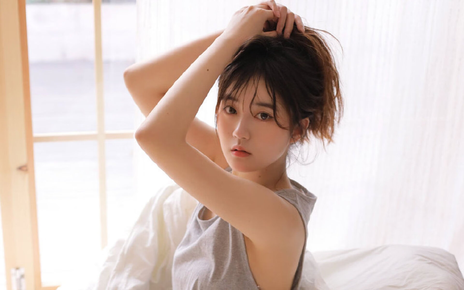 赛道博弈与铁幕围城，当F1的极速狂想照进篮球的铁血法则