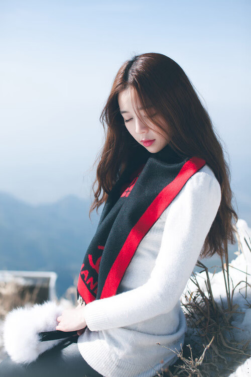 暗星吞噬宇宙，当克瓦拉茨赫利亚的炽热在曼联的战术黑洞前冻结