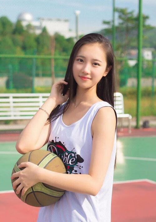 跨界王座,当湖人铁血锁死猛龙,拉梅洛已在F1赛道漂移称王